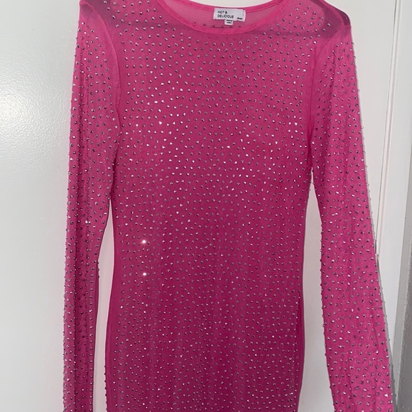 Hardly worn . From local store in mall - Picture 1 of 2